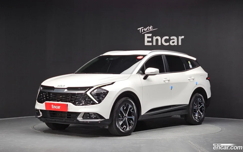 Kia Sportage Hybrid 2WD 2022 — photo 1, buy with delivery to Moscow