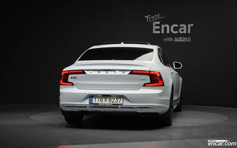 Volvo S90 T8 AWD 2022 — thumbnail 4