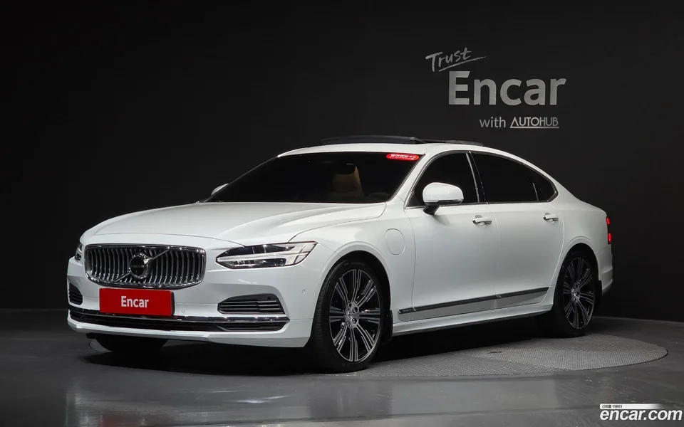 Volvo S90 T8 AWD 2022 — photo 1, buy with delivery to Moscow