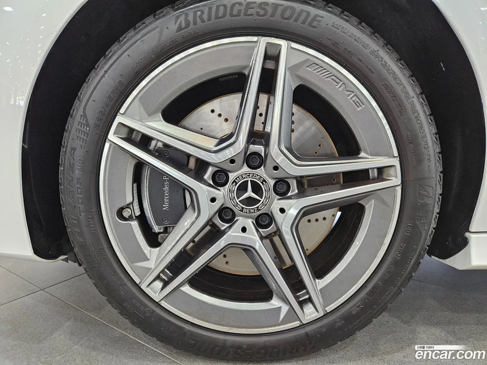 Mercedes-Benz CLA-Class CLA250 4MATIC 2025 — thumbnail 2