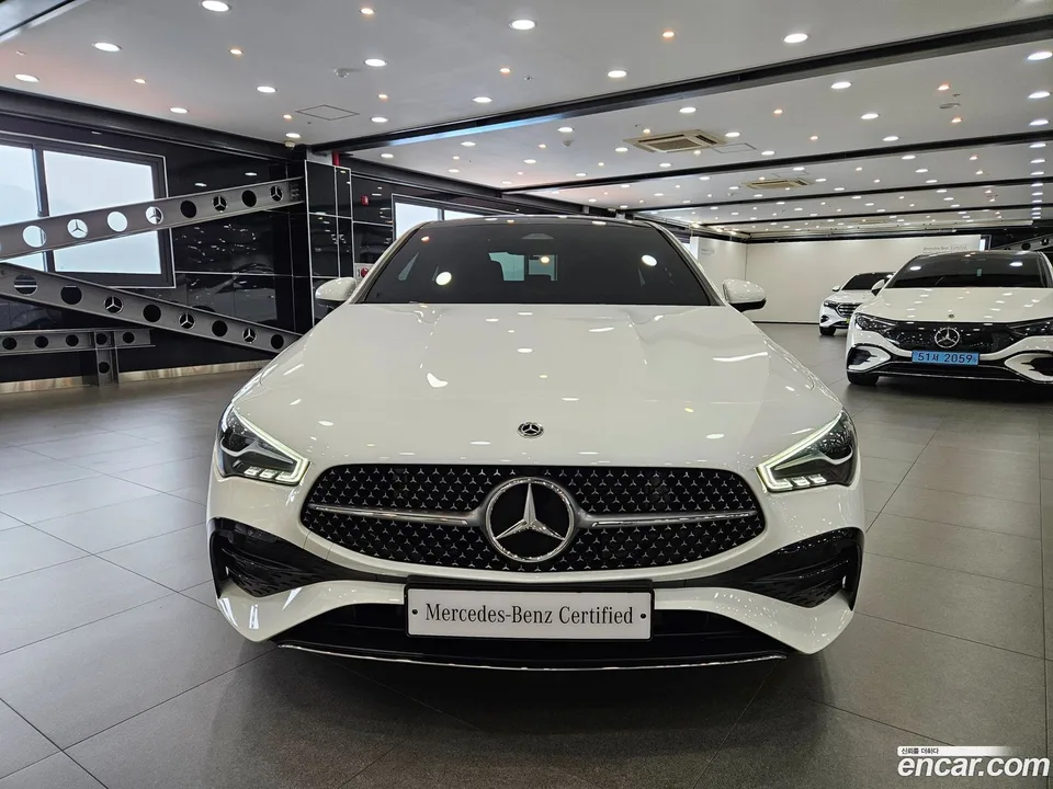 Mercedes-Benz CLA-Class CLA250 4MATIC 2025 — thumbnail 3