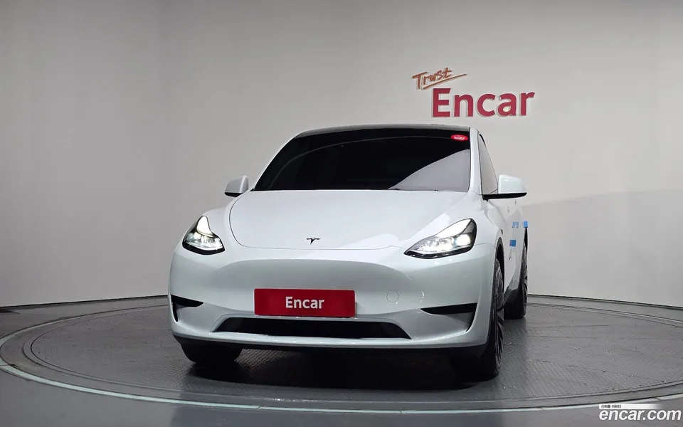 Tesla Model Y RWD 2024 — thumbnail 3