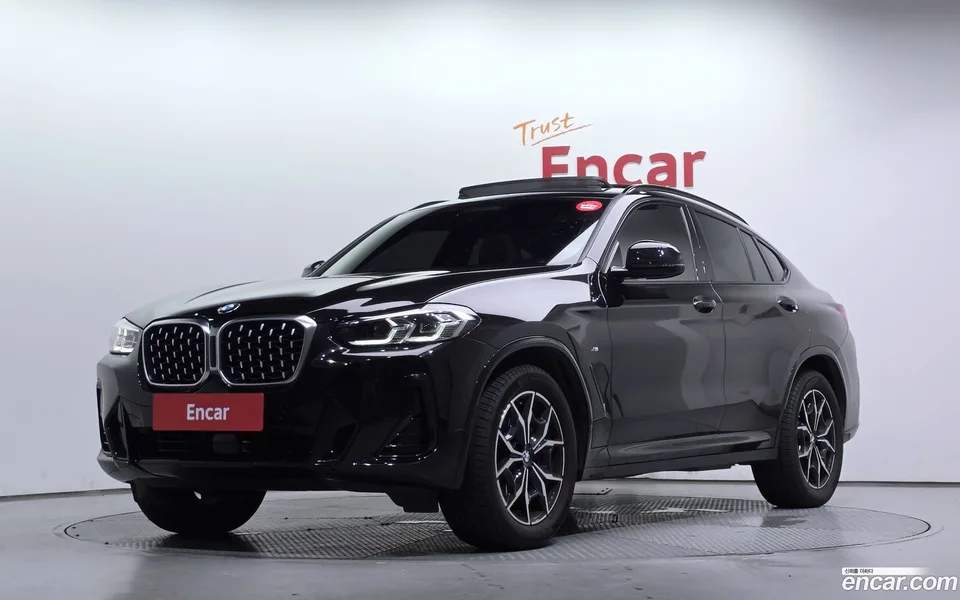 BMW X4 xDrive20i M 2022 — photo 1, buy with delivery to Moscow