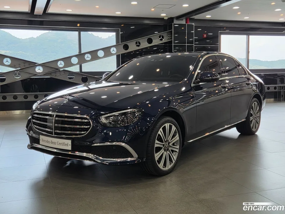 Mercedes-Benz E-Class E350 4MATIC 2022 — миниатюра 3
