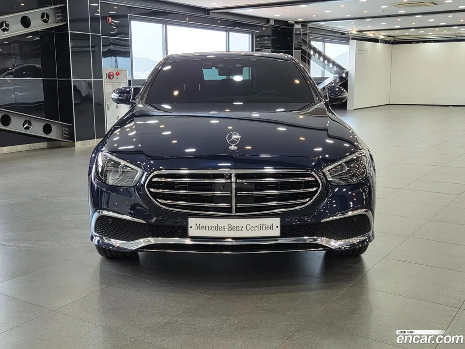 Mercedes-Benz E-Class E350 4MATIC 2022 — миниатюра 4