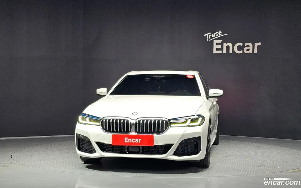 BMW 5 Series 530i M 2023 — thumbnail 3
