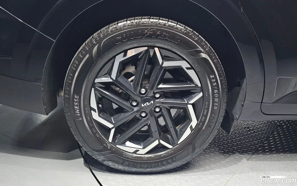 Kia Carnival 9 2025 — thumbnail 5