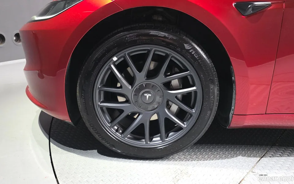 Tesla Model 3 AWD 2024 — thumbnail 2