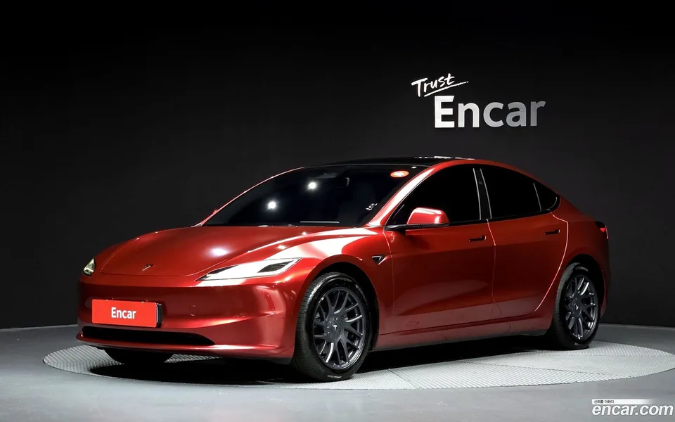 Tesla Model 3 AWD 2024 — photo 1, buy with delivery to Moscow