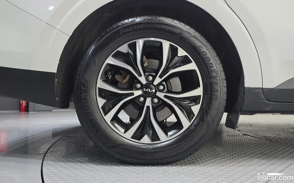 Kia Carnival 9 2022 — thumbnail 5