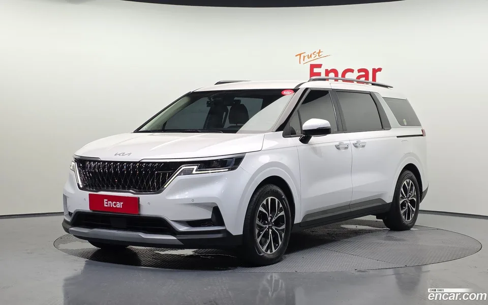 Kia Carnival 9 2022 — photo 1, buy with delivery to Moscow