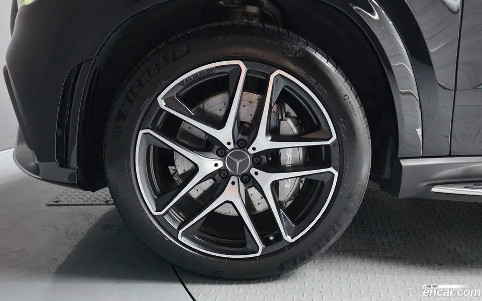 Mercedes-Benz GLE-Class AMG GLE53 4MATIC+ 2022 — миниатюра 2