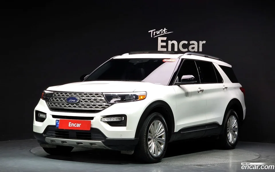 Ford Explorer 2.3 4WD 2022 — photo 1, buy with delivery to Moscow
