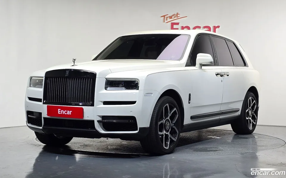 Rolls-Royce Cullinan 6.7 V12 2022 — фото 1, купить с доставкой в Москву