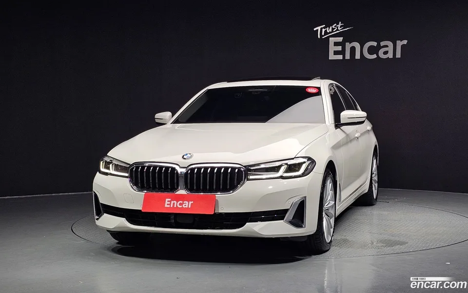 BMW 5 Series 530i xDrive 2022 — thumbnail 3