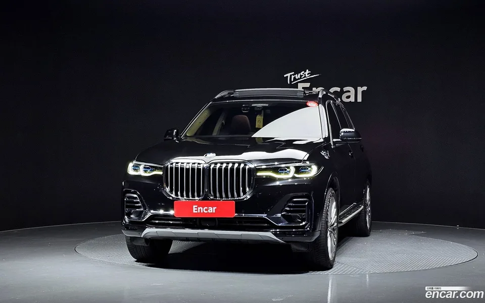 BMW X7 xDrive 40i 7 2022 — thumbnail 3