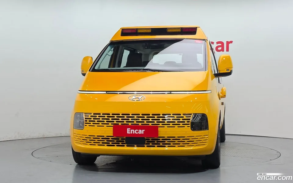 Hyundai Staria L3.5 2023 — миниатюра 3