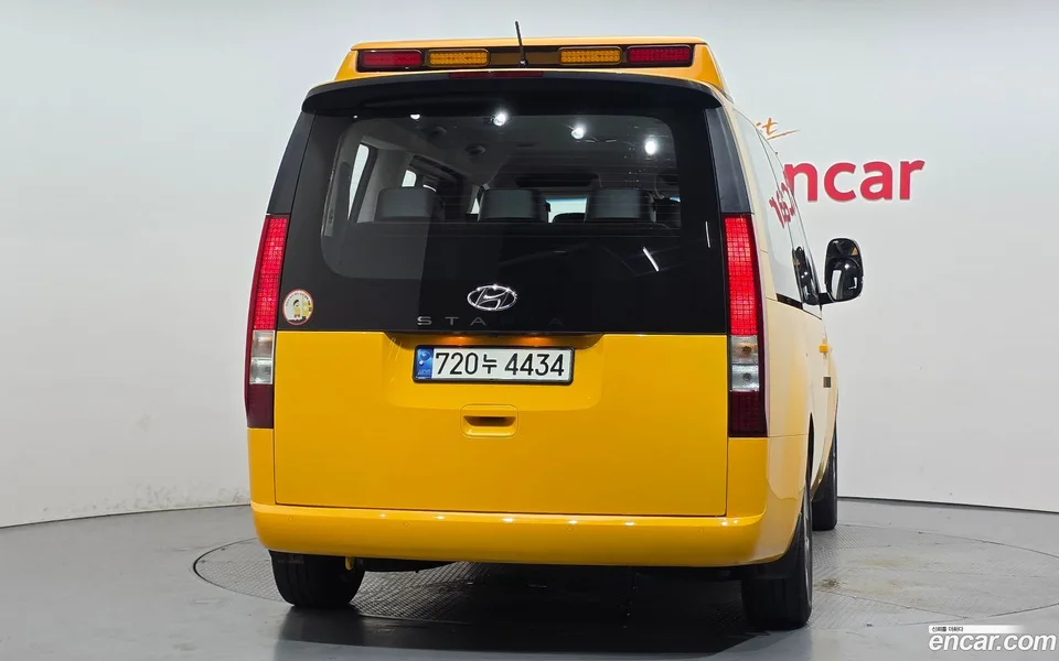 Hyundai Staria L3.5 2023 — миниатюра 4