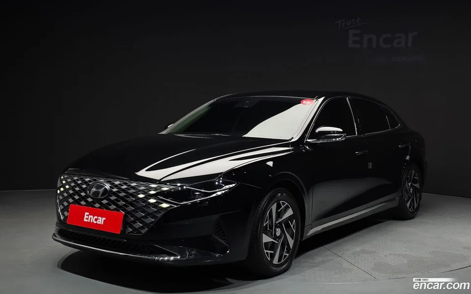 Hyundai Grandeur IG Hybrid 2022 — photo 1, buy with delivery to Moscow
