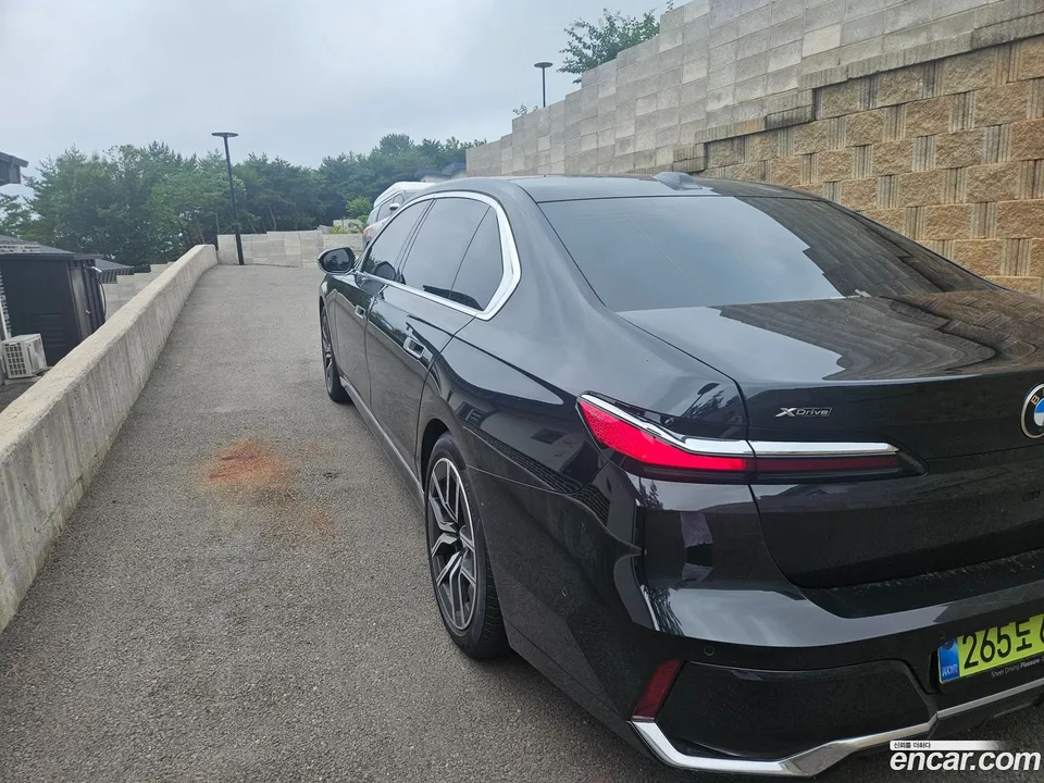 BMW 7 Series 740i xDrive M 2025 — thumbnail 2