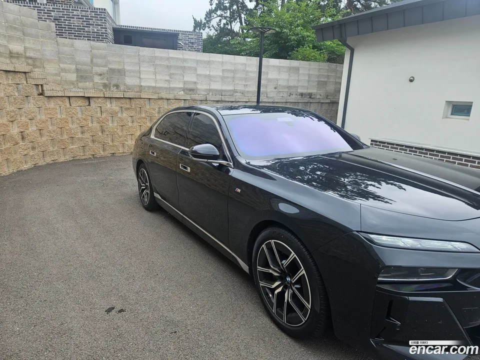 BMW 7 Series 740i xDrive M 2025 — thumbnail 3