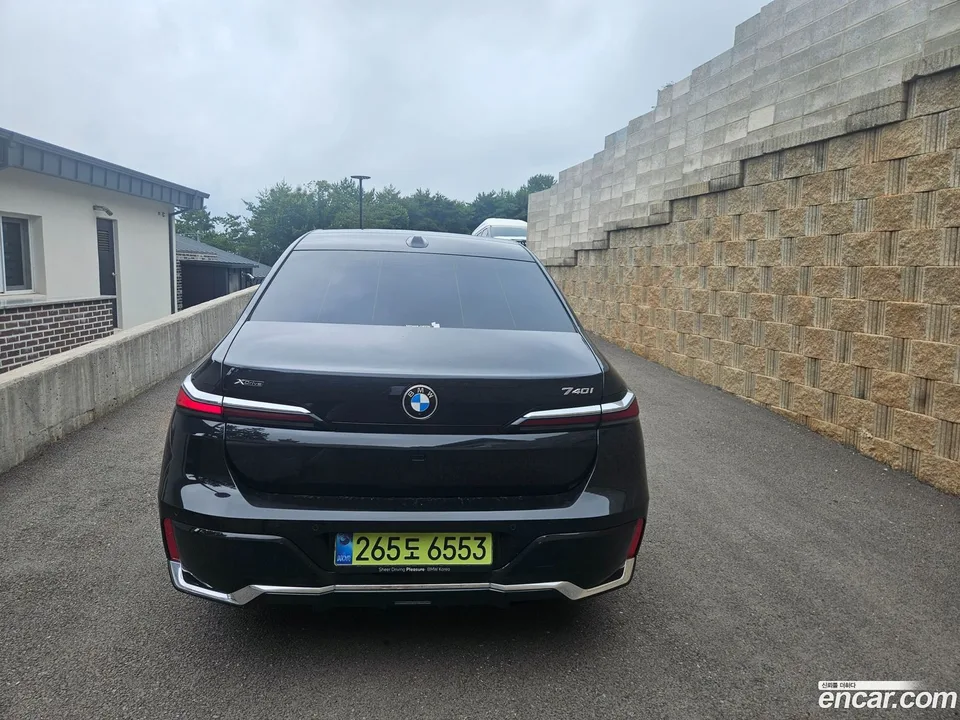 BMW 7 Series 740i xDrive M 2025 — thumbnail 4