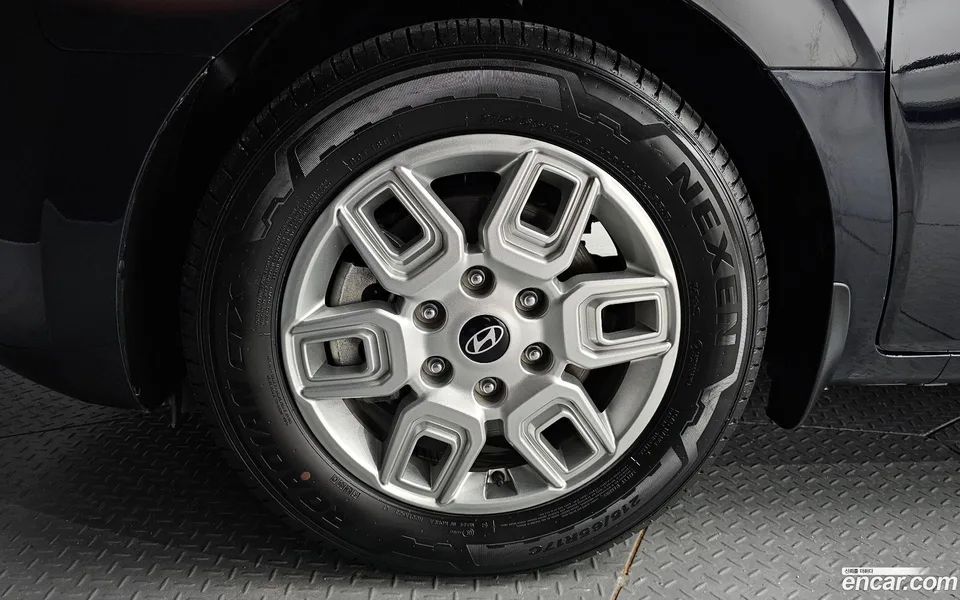Hyundai Staria L3.5 5 2024 — thumbnail 5