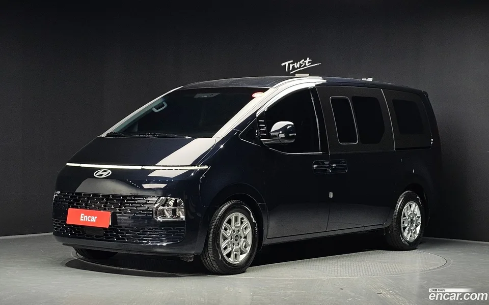 Hyundai Staria L3.5 5 2024 — photo 1, buy with delivery to Moscow
