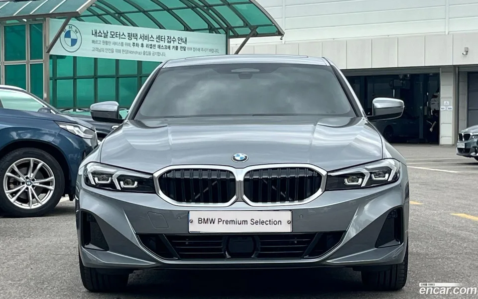 BMW 3 Series 320i 2025 — thumbnail 3