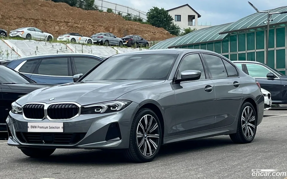 BMW 3 Series 320i 2025 — photo 1, buy with delivery to Moscow