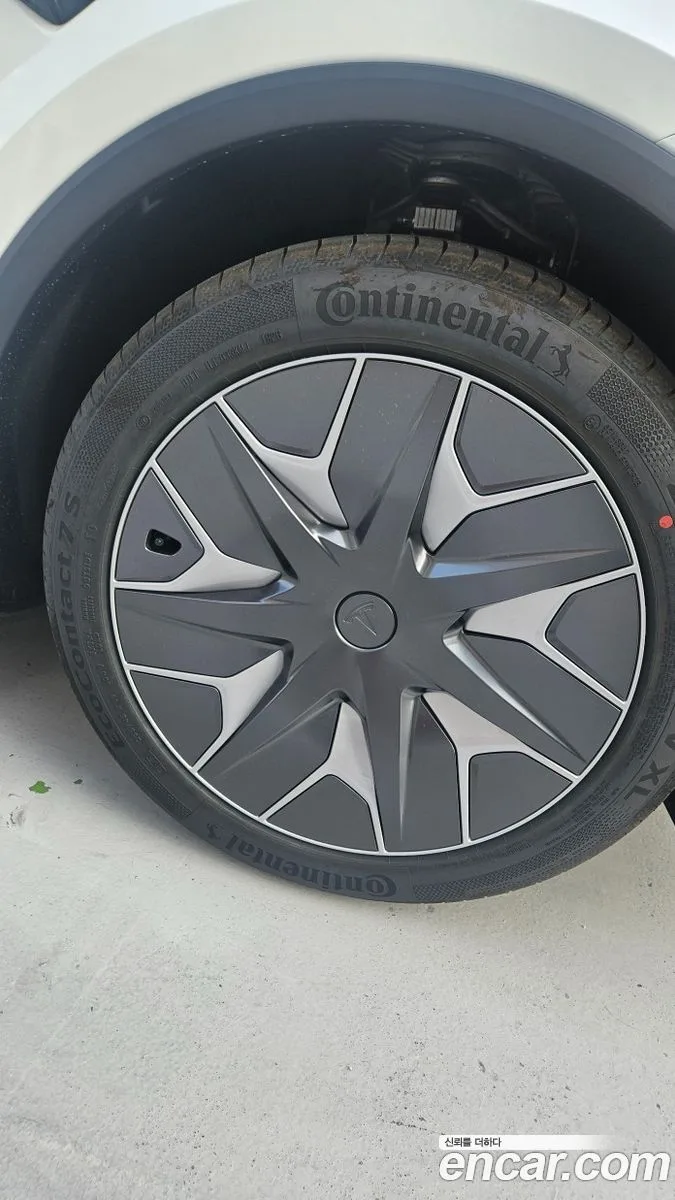 Tesla Model Y L AWD 2026 — thumbnail 5