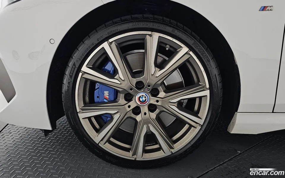 BMW 2 Series Gran Coupe M235i xDrive 2022 — thumbnail 2