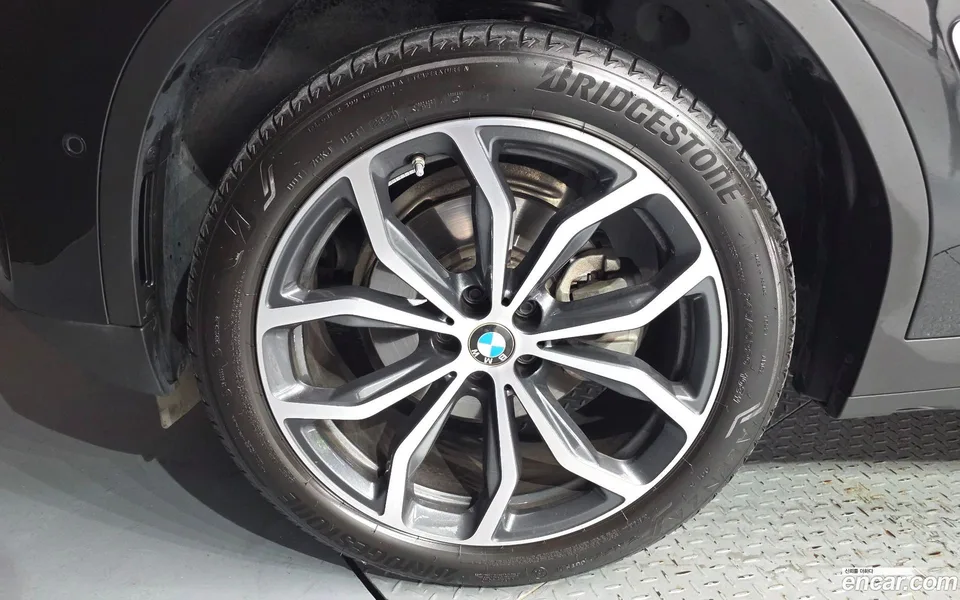 BMW X4 xDrive20i xLine 2025 — thumbnail 2