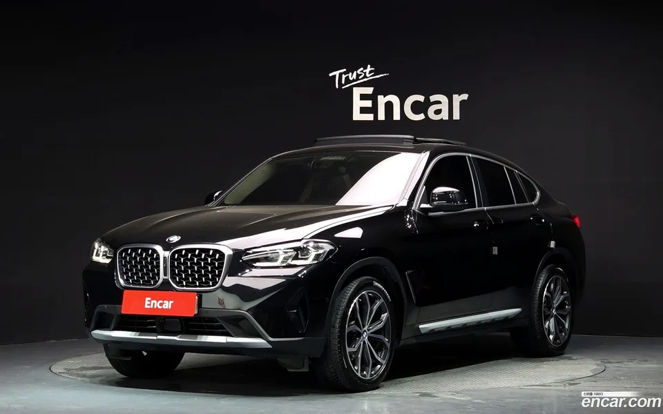 BMW X4 xDrive20i xLine 2025 — photo 1, buy with delivery to Moscow