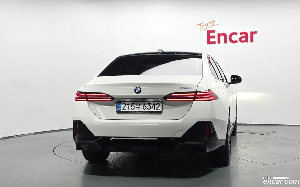 BMW 5 Series 520i M 2025 — thumbnail 4