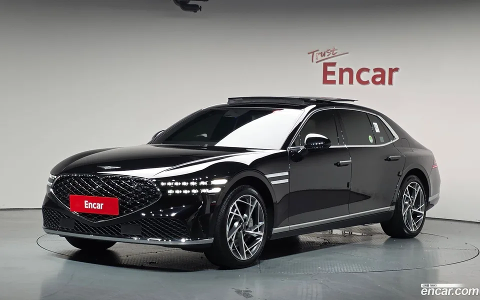 Genesis G90 3.5 AWD 2023 — photo 1, buy with delivery to Moscow