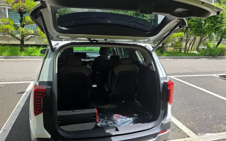 Kia Carnival HEV 9 2026 — thumbnail 2