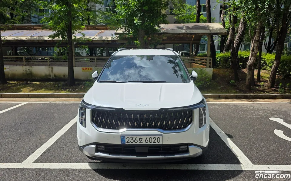 Kia Carnival HEV 9 2026 — photo 1, buy with delivery to Moscow