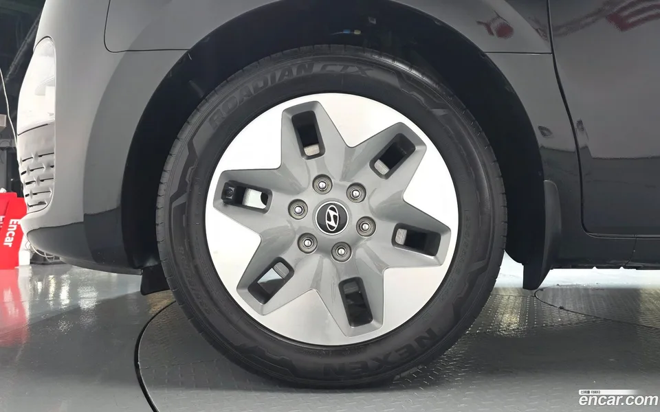 Hyundai Staria HEV 1.6 9 2024 — thumbnail 2