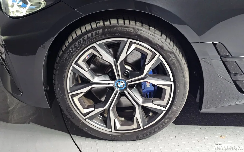 BMW i4 eDrive40 M 2023 — thumbnail 2