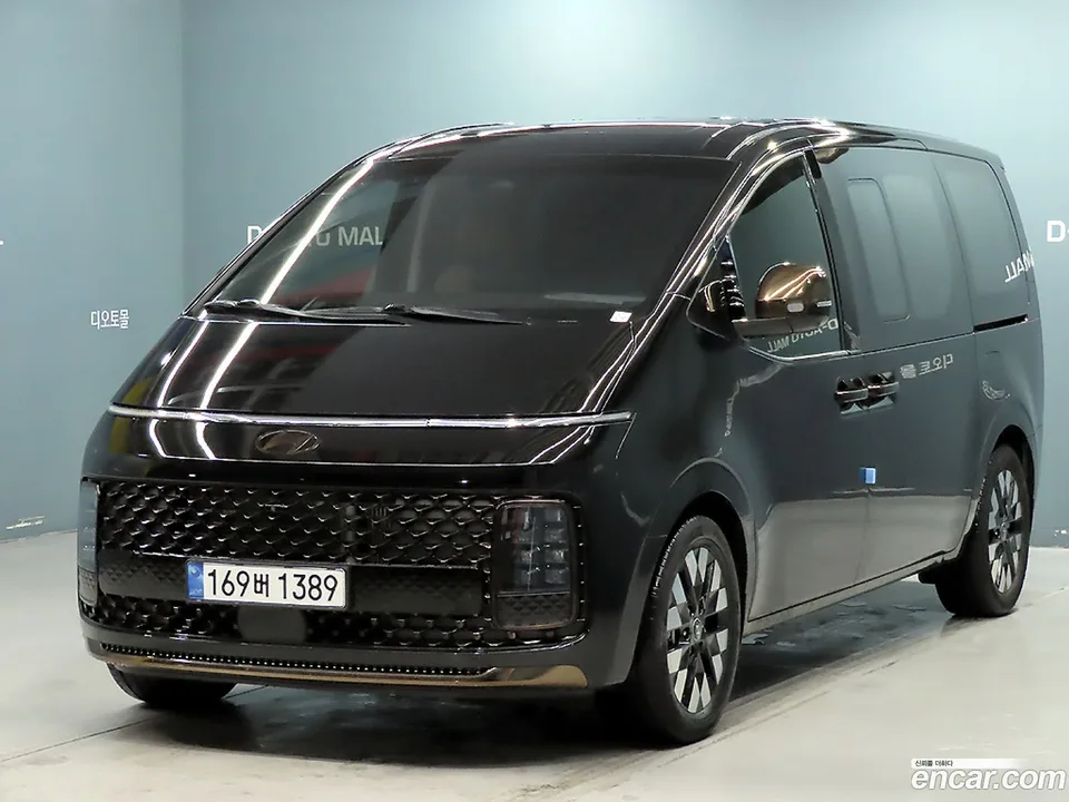 Hyundai Staria 4WD 9 2024 — photo 1, buy with delivery to Moscow