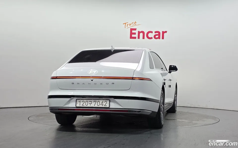 Hyundai Grandeur 3.5 LPG 2WD 2023 — thumbnail 4