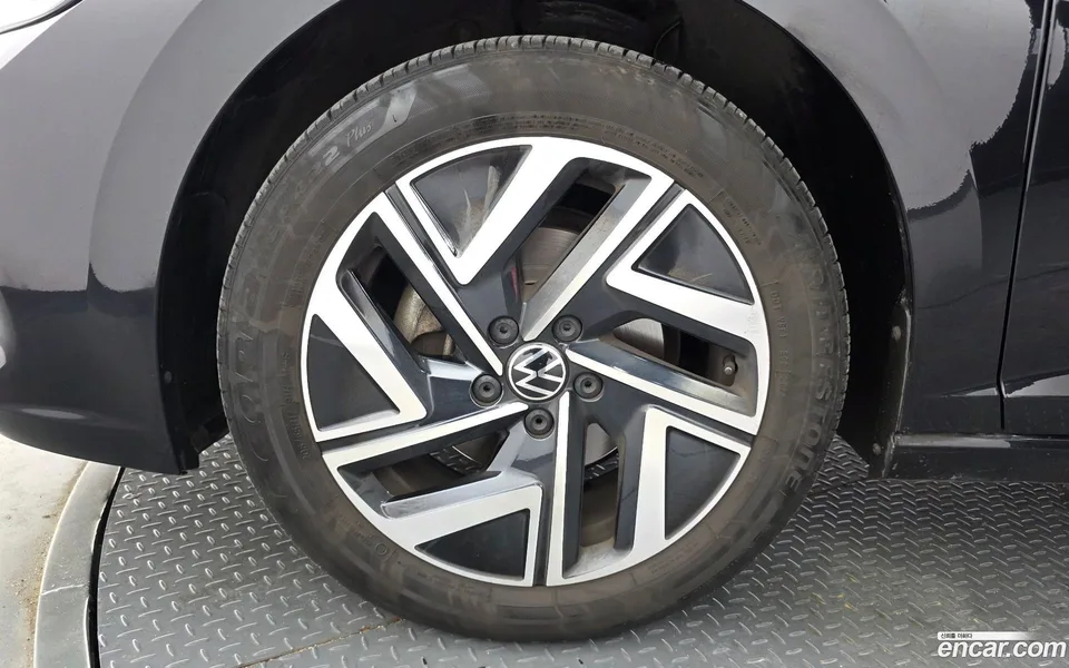 Volkswagen Jetta 1.5 TSI 2023 — thumbnail 2