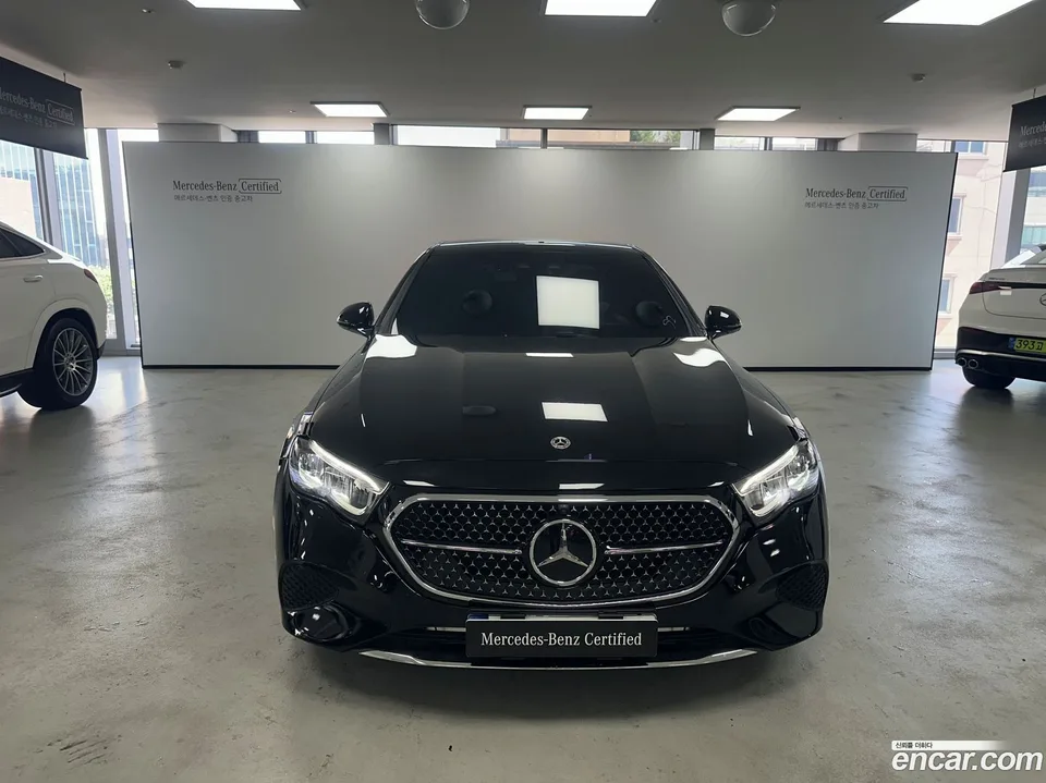 Mercedes-Benz E-Class E200 2024 — миниатюра 3