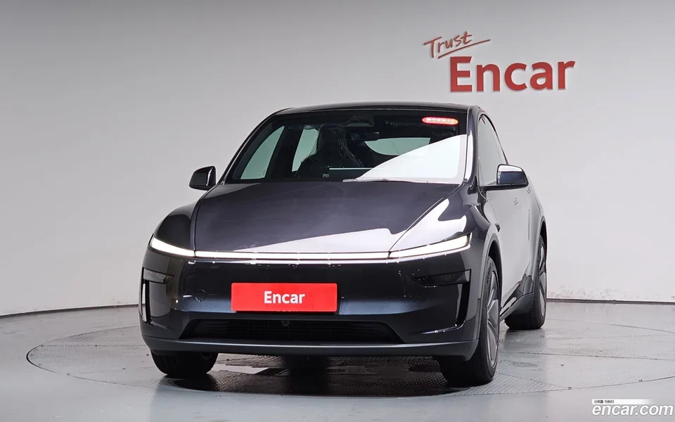 Tesla Model Y AWD 2026 — thumbnail 3