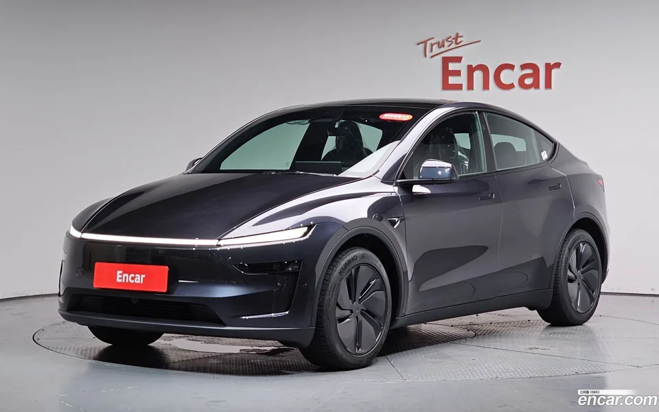 Tesla Model Y AWD 2026 — photo 1, buy with delivery to Moscow