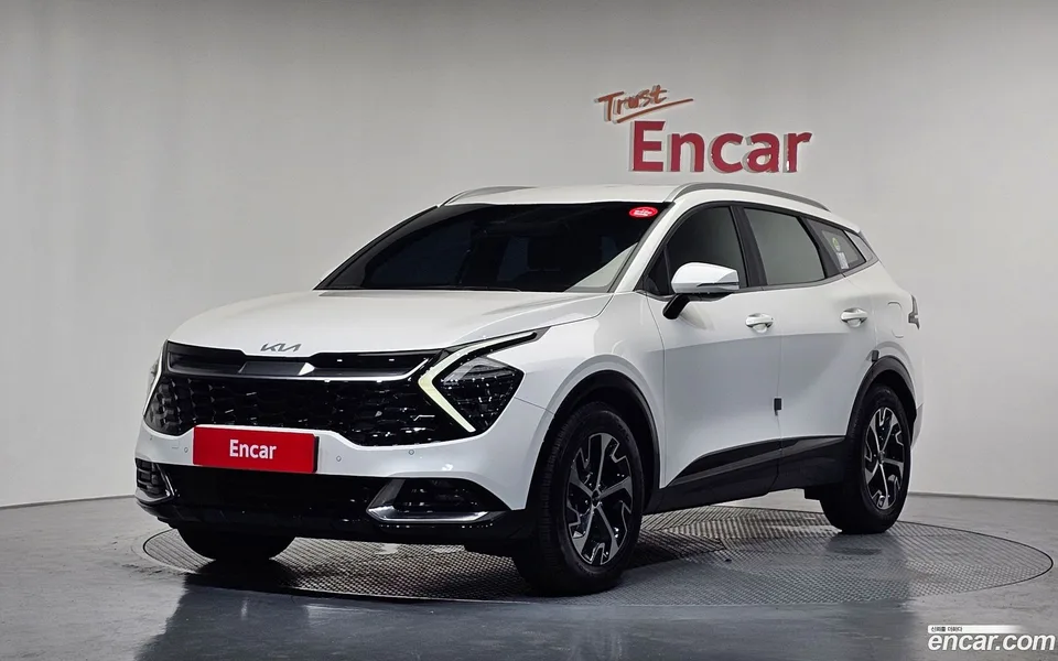 Kia Sportage Hybrid 2WD 2022 — photo 1, buy with delivery to Moscow