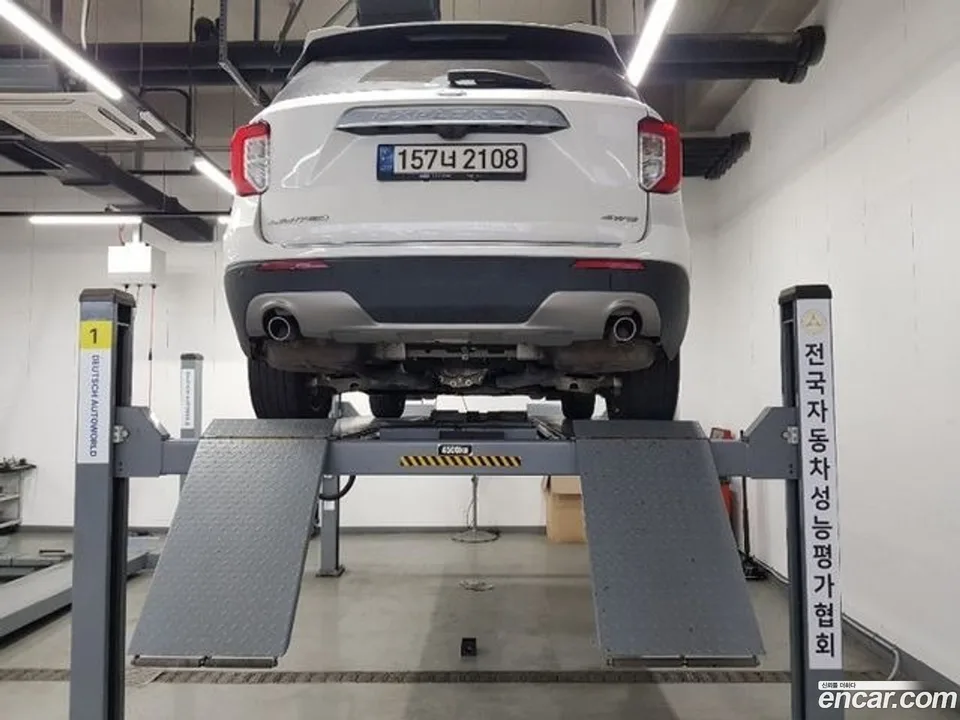 Ford Explorer 2.3 4WD 2022 — миниатюра 2