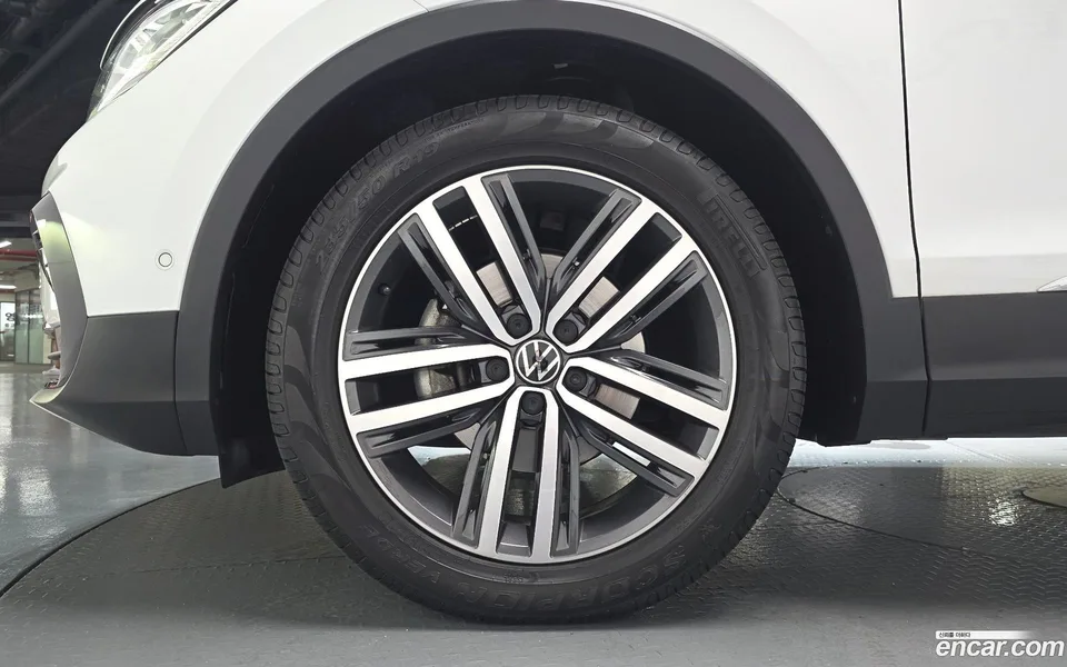 Volkswagen Tiguan 2.0 TDI 2022 — миниатюра 2