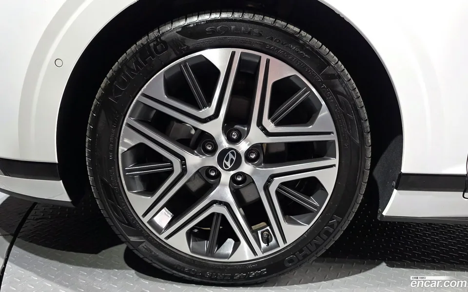 Hyundai Grandeur Hybrid 2023 — thumbnail 2
